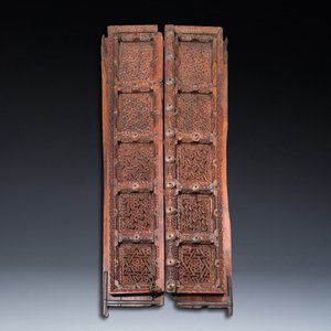 A pair of reticulated wooden doors with geometrical patterns, Northern Africa, 19th C. — photo 1