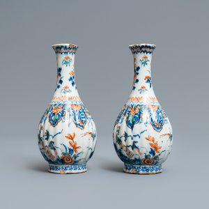 A pair of ribbed Dutch Delft cashmere palette bottle vases, 1st quarter 18th C. — 照片 4