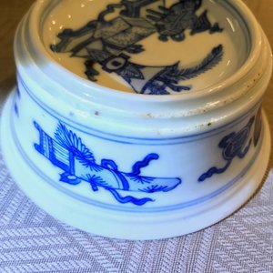 A pair of round Chinese blue and white salts, Kangxi — photo 25