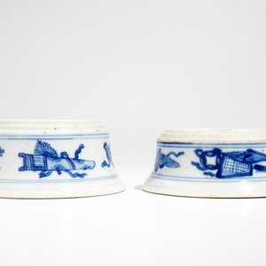 A pair of round Chinese blue and white salts, Kangxi — photo 5