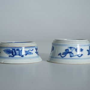 A pair of round Chinese blue and white salts, Kangxi — photo 8