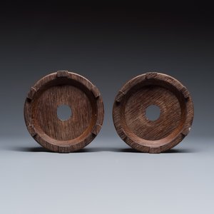 A pair of Samson Iznik-style covered vases with wooden stands — photo 9