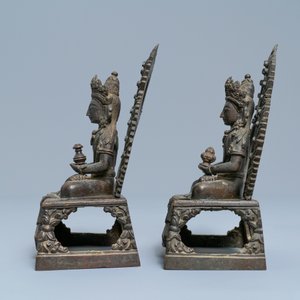 A pair of Sino-Tibetan bronze figures of Buddha Amitayus, Qianlong — 照片 3