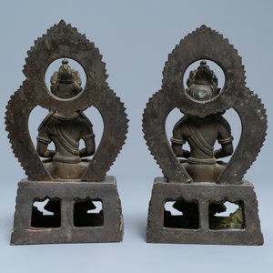 A pair of Sino-Tibetan bronze figures of Buddha Amitayus, Qianlong — 照片 4