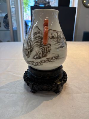 A pair of small Chinese grisaille 'hu' vases with winter landscapes, Qianlong and Tangying marks, Republic — photo 16