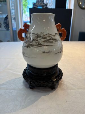 A pair of small Chinese grisaille 'hu' vases with winter landscapes, Qianlong and Tangying marks, Republic — photo 17