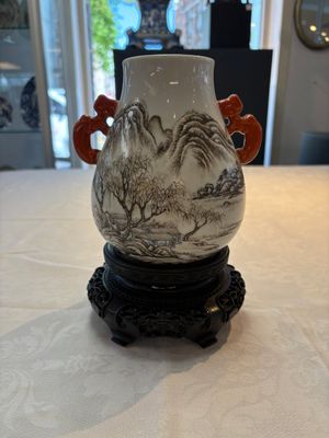 A pair of small Chinese grisaille 'hu' vases with winter landscapes, Qianlong and Tangying marks, Republic — photo 2