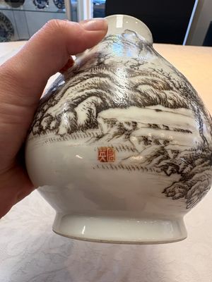 A pair of small Chinese grisaille 'hu' vases with winter landscapes, Qianlong and Tangying marks, Republic — photo 22