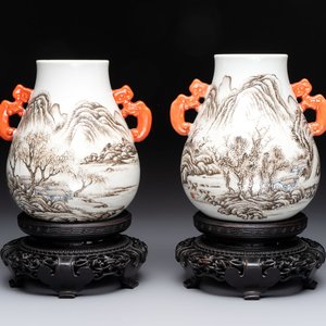 A pair of small Chinese grisaille 'hu' vases with winter landscapes, Qianlong and Tangying marks, Republic — photo 1