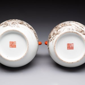 A pair of small Chinese grisaille 'hu' vases with winter landscapes, Qianlong and Tangying marks, Republic — photo 7