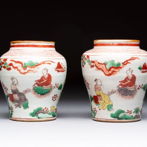A pair of small Chinese wucai jars with sages in a landscape, Transitional period — photo 3