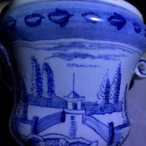 A pair of small Dutch Delft blue and white 'campana' vases on stands, 18th C. — photo 13