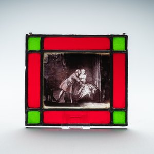 A pair of small painted glass windows depicting a galant scene and a bathing lady after Boucher, France, 19th C. — 照片 3