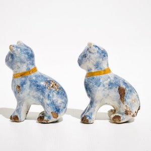 A pair of small polychrome Dutch Delft models of cats, 18th C. — 照片 2