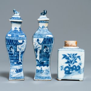 A pair of square Chinese blue and white covered vases and a tea caddy, Kangxi — photo 3