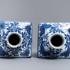 A pair of square Chinese blue and white 'immortals' tea caddies, Wanli — photo 6