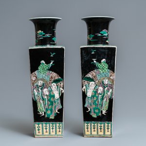 A pair of square Chinese famille noire vases, Kangxi mark, 19th C. — photo 5