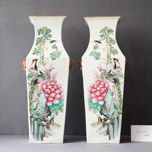 A pair of square Chinese famille rose vases, 19/20th C. — photo 12