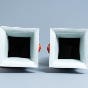 A pair of square Chinese famille rose vases, 19/20th C. — photo 5