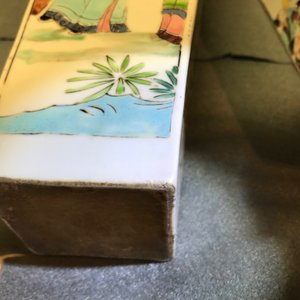 A pair of square Chinese famille rose vases with figures, Yongzheng — photo 15