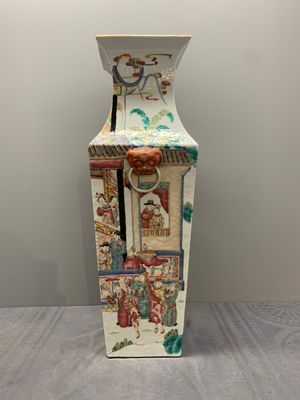 A pair of square Chinese famille rose vases with narrative design, 19th C. — photo 11