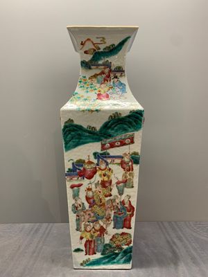 A pair of square Chinese famille rose vases with narrative design, 19th C. — photo 2