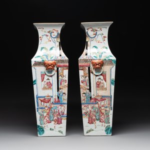 A pair of square Chinese famille rose vases with narrative design, 19th C. — photo 2