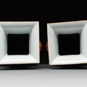 A pair of square Chinese famille rose vases with narrative design, 19th C. — photo 5