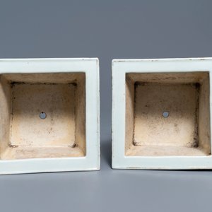 A pair of square Chinese qianjiang cai jardinières on stands, 19/20th C. — photo 6