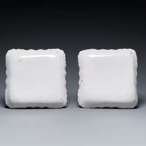 A pair of square French faience dishes with Chinese flag-bearers, Lunéville or Strasbourg, 18th C. — photo 2