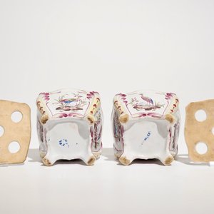 A pair of square French faience flower holders, Luneville, 19th C. — photo 7