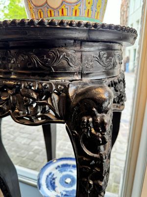A pair of tall Chinese carved wooden stands with marble tops, 19th C. — 照片 9