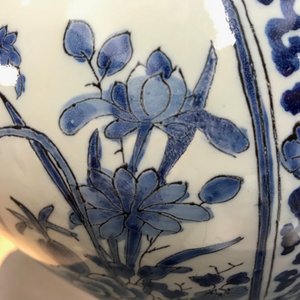 A pair of tall Dutch Delft blue and white chinoiserie vases, 1st half 18th C. — photo 13