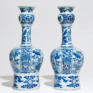 A pair of tall Dutch Delft blue and white chinoiserie vases, 1st half 18th C. — photo 2