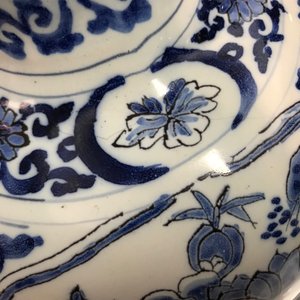 A pair of tall Dutch Delft blue and white chinoiserie vases, 1st half 18th C. — photo 10
