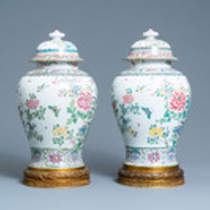 A pair of tall gilt bronze-mounted famille rose-style baluster vases and covers, Samson, Paris, 19th C. — photo 2