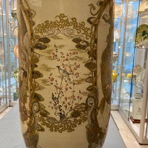 A pair of tall Japanese Satsuma vases, Meiji, 19th C. — 照片 13
