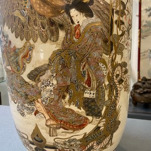 A pair of tall Japanese Satsuma vases, Meiji, 19th C. — 照片 24