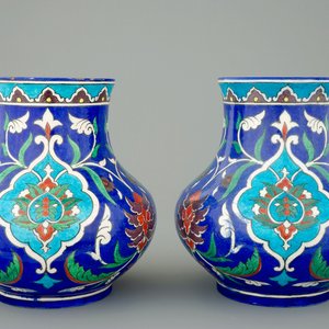 A pair of Theodore Deck Iznik style vases, 1875-1880 — photo 1