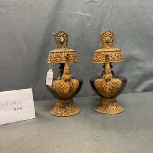 A pair of Tibetan silver and gilt copper alloy 'duomuhu' ewers, 19th C. — photo 9