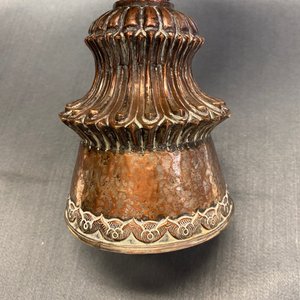 A pair of Tibetan silvered copper alloy altar bowls, 19/20th C. — 照片 16