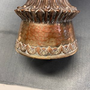 A pair of Tibetan silvered copper alloy altar bowls, 19/20th C. — 照片 20