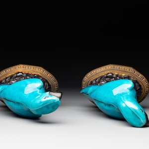 A pair of turquoise- and aubergine-glazed parrots with gilt bronze mounts, Kangxi — photo 6
