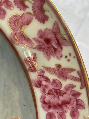 A pair of unusual and fine Chinese Canton famille rose deep dishes, 19th C. — photo 5