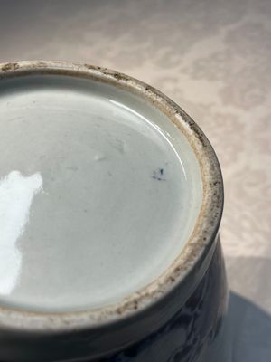 A pair of unusual Japanese Arita blue and white 'Unfinished' vases, Edo, 17/18th C. — photo 12