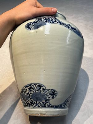 A pair of unusual Japanese Arita blue and white 'Unfinished' vases, Edo, 17/18th C. — photo 14