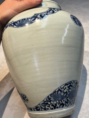 A pair of unusual Japanese Arita blue and white 'Unfinished' vases, Edo, 17/18th C. — photo 19