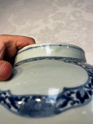 A pair of unusual Japanese Arita blue and white 'Unfinished' vases, Edo, 17/18th C. — photo 20