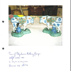 A pair of unusual polychrome Dutch Delft milking groups, 18th C. — photo 14