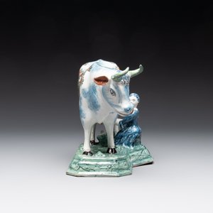 A pair of unusual polychrome Dutch Delft milking groups, 18th C. — photo 3